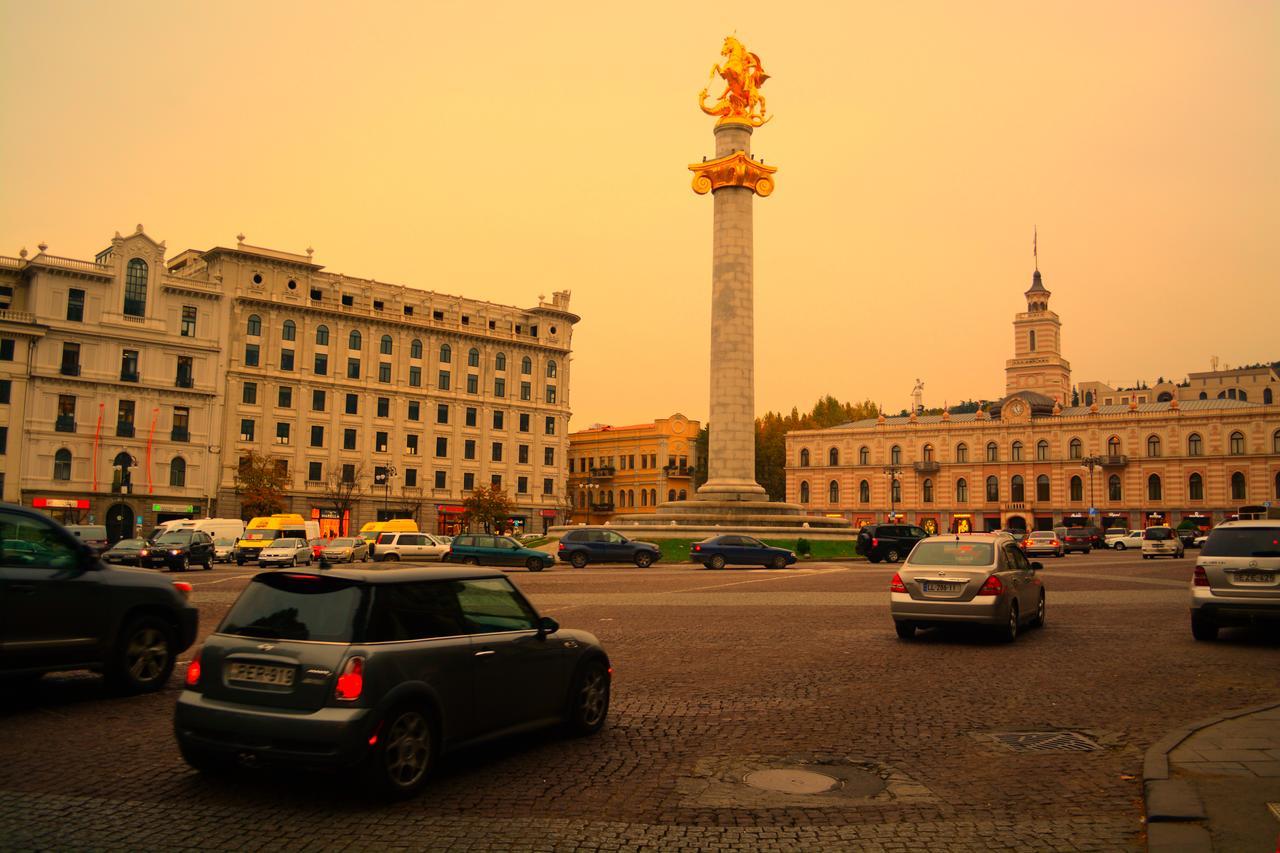 All Seasons Hotel On Freedom Square Tbilisi Exterior photo