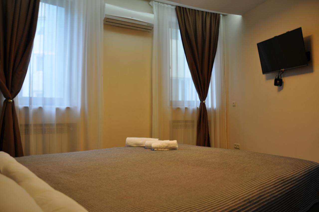All Seasons Hotel On Freedom Square Tbilisi Exterior photo