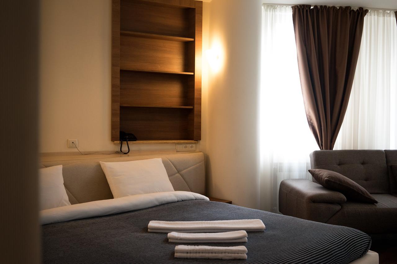 All Seasons Hotel On Freedom Square Tbilisi Exterior photo